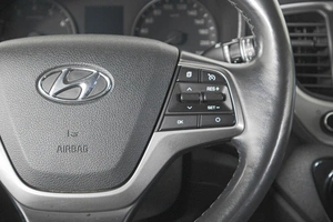 Седан Hyundai Solaris 2018 года, 1749000 рублей, Кемерово