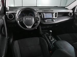 Внедорожник Toyota RAV4 2017 года, 2349000 рублей, Аксай