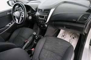 Седан Hyundai Solaris 2015 года, 749000 рублей, Красноярск