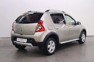 Хэтчбек Renault Sandero 2013 года, 800000 рублей, Брянск