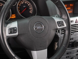 Универсал Opel Astra 2013 года, 699000 рублей, Воронеж