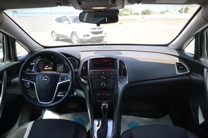 Хэтчбек Opel Astra 2014 года, 900000 рублей, Мирное