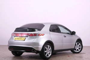 Хетчбэк Honda Civic 2007 года, 719000 рублей, Омск