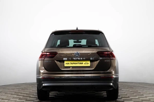 Внедорожник Volkswagen Tiguan 2018 года, 3399000 рублей, Пермь