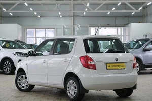 Хетчбэк Skoda Fabia 2013 года, 819000 рублей, Омск