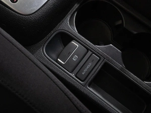 Внедорожник Volkswagen Tiguan 2011 года, 1181000 рублей, Краснодар