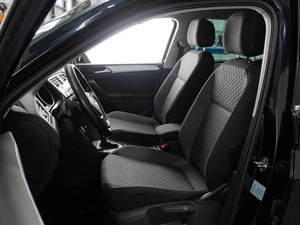 Внедорожник Volkswagen Tiguan 2017 года, 2499000 рублей, Тюмень