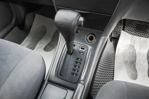 Седан Toyota Corolla 2005 года, 699000 рублей, Барнаул