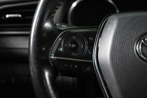 Седан Toyota Camry 2020 года, 2799000 рублей, Сургут