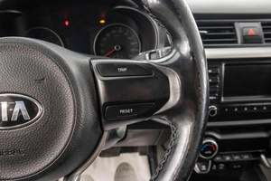 Седан Kia Rio 2017 года, 1119000 рублей, Барнаул