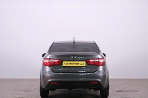 Седан Kia Rio 2013 года, 889000 рублей, Омск