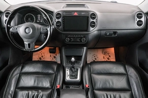 Внедорожник Volkswagen Tiguan 2011 года, 1389000 рублей, Красноярск