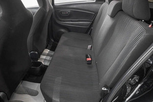 Хетчбэк Toyota Vitz 2017 года, 1049000 рублей, Барнаул