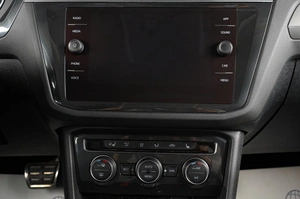 Внедорожник Volkswagen Tiguan 2019 года, 2249000 рублей, Тюмень