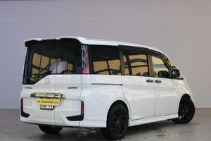 Минивэн Honda Stepwgn Spada 2016 года, 1989000 рублей, Омск