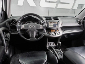 Внедорожник Toyota RAV4 2011 года, 1920000 рублей, Тюмень