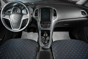Седан Opel Astra 2012 года, 739000 рублей, Тюмень