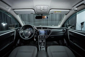Седан Toyota Corolla 2017 года, 1499000 рублей, Красноярск