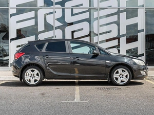 Хетчбэк Opel Astra 2012 года, 760000 рублей, Краснодар