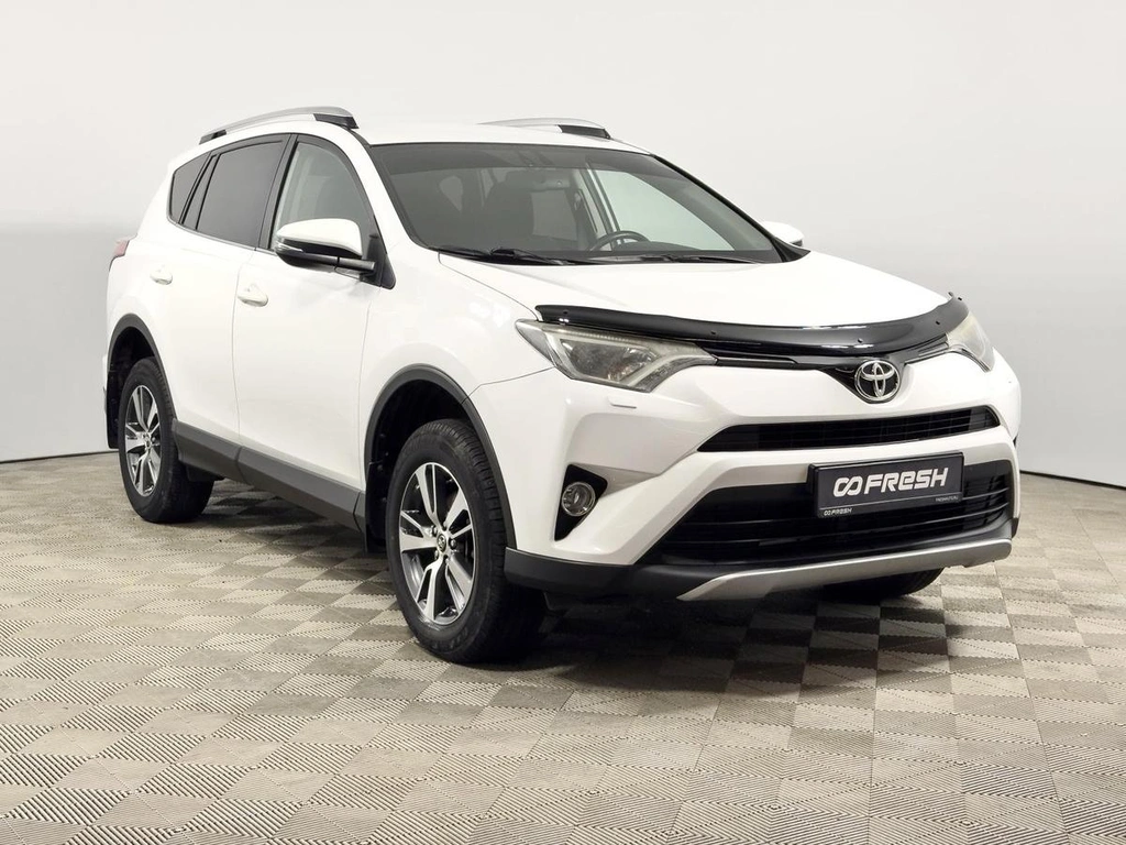 Внедорожник Toyota RAV4 2017 года, 2447200 рублей, Казань