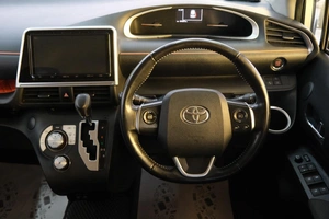 Минивэн Toyota Sienta 2020 года, 1619000 рублей, Омск