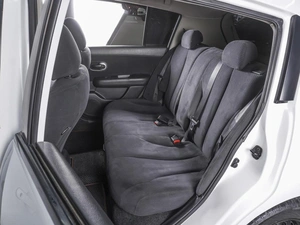Хетчбэк Nissan Tiida 2013 года, 900000 рублей, Ростов-на-Дону
