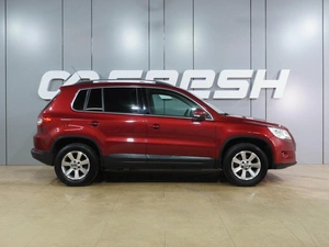 Внедорожник Volkswagen Tiguan 2010 года, 1189000 рублей, Воронеж
