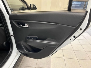Хетчбэк Kia Rio X-Line 2019 года, 1290000 рублей, Красноярск