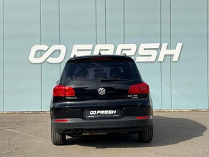 Внедорожник Volkswagen Tiguan 2011 года, 1160000 рублей, Ижевск