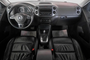 Внедорожник Volkswagen Tiguan 2011 года, 1189000 рублей, Кемерово