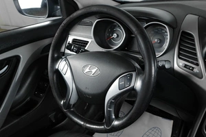 Седан Hyundai Elantra 2015 года, 959000 рублей, Тюмень