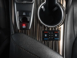 Седан Toyota Camry 2018 года, 2679000 рублей, Тюмень