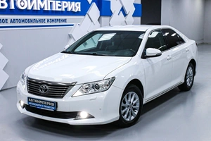 Седан Toyota Camry 2014 года, 1883000 рублей, Солонцы