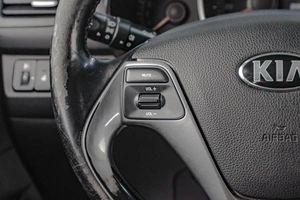 Седан Kia Rio 2015 года, 929000 рублей, Челябинск