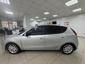 Хетчбэк Hyundai i30 2010 года, 680000 рублей, Ачинск