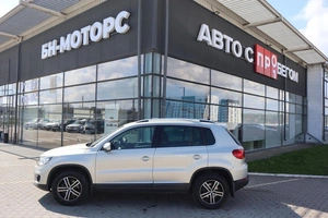 Внедорожник Volkswagen Tiguan 2012 года, 1580000 рублей, Мирное