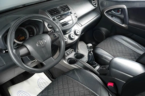 Внедорожник Toyota RAV4 2011 года, 1779000 рублей, Тюмень