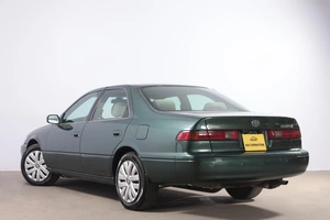 Седан Toyota Camry 1999 года, 529000 рублей, Новосибирск
