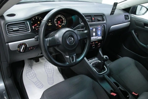 Седан Volkswagen Jetta 2011 года, 798000 рублей, Солонцы