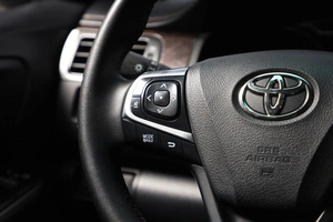 Седан Toyota Camry 2016 года, 1999000 рублей, Новосибирск