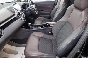 Внедорожник Toyota C-HR 2017 года, 2499000 рублей, Барнаул