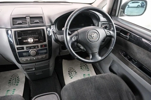 Минивэн Toyota Ipsum 2002 года, 749000 рублей, Красноярск