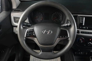 Седан Hyundai Solaris 2017 года, 929000 рублей, Тюмень