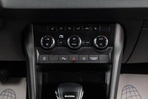 Внедорожник Skoda Karoq 2021 года, 2339000 рублей, Оренбург