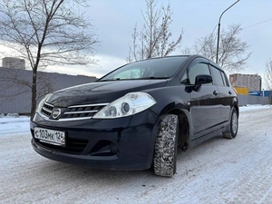 Хетчбэк Nissan Tiida 2010 года, 750000 рублей, Красноярск