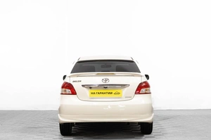 Седан Toyota Belta 2011 года, 1059000 рублей, Барнаул