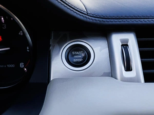 Внедорожник Land Rover Range Rover Evoque 2012 года, 1930000 рублей, Большой Сочи