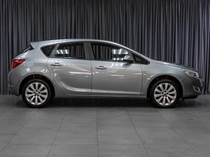 Хетчбэк Opel Astra 2011 года, 789000 рублей, Тюмень