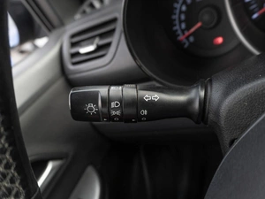 Седан Kia Rio 2015 года, 939000 рублей, Саратов