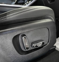 Внедорожник Land Rover Range Rover Velar 2017 года, 3867000 рублей, Красноярск